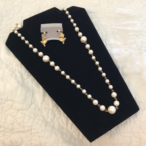 Jewelry - 💎 Long Faux Pearl & Gold Tone Necklace & Earrings